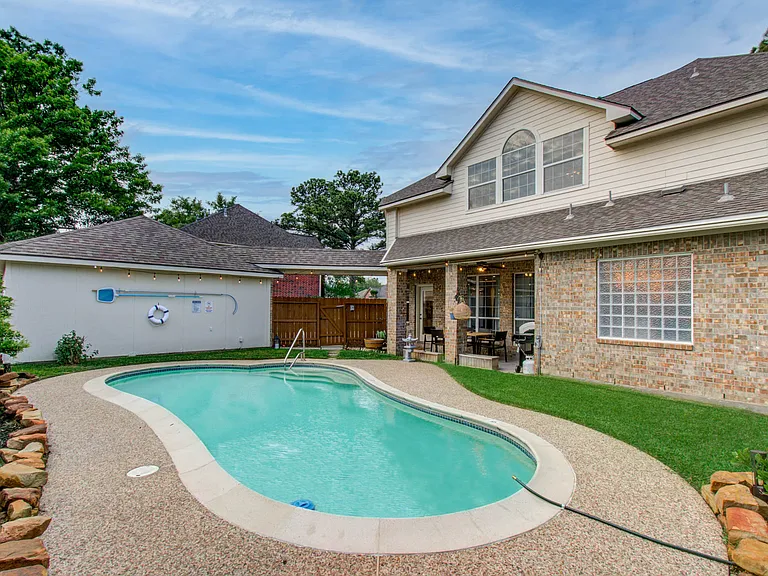 15627 Twisting Springs Dr — Photo 47