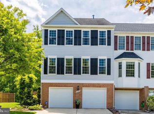 4748 Warm Hearth Cir, Fairfax, VA 22033