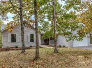 5525 Lost Trails Dr, Imperial, MO 63052