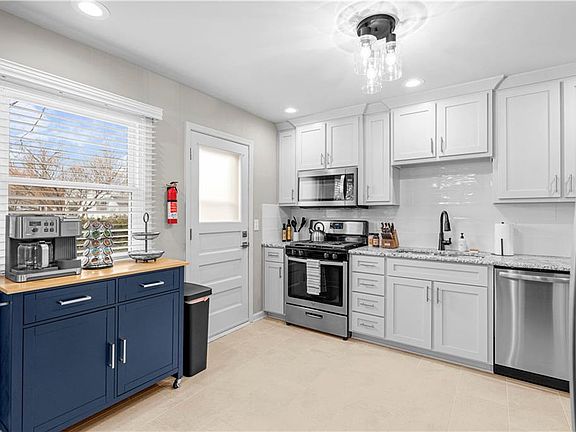 5th image of 10520 Westbrooke Dr
