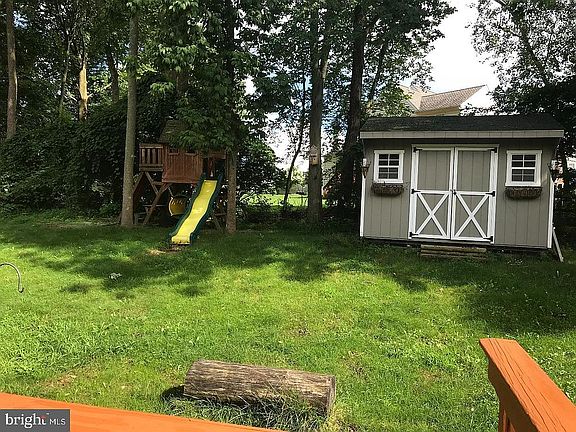 2nd image of 902 Burdette Dr