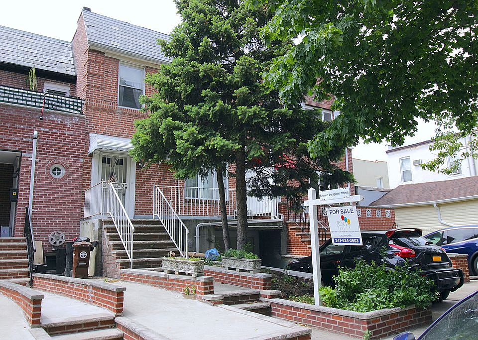 1st image of 48-14 42nd St