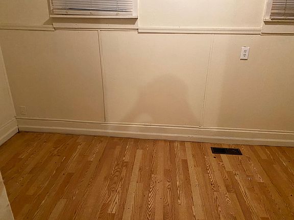 4th image of 102 E Missouri St