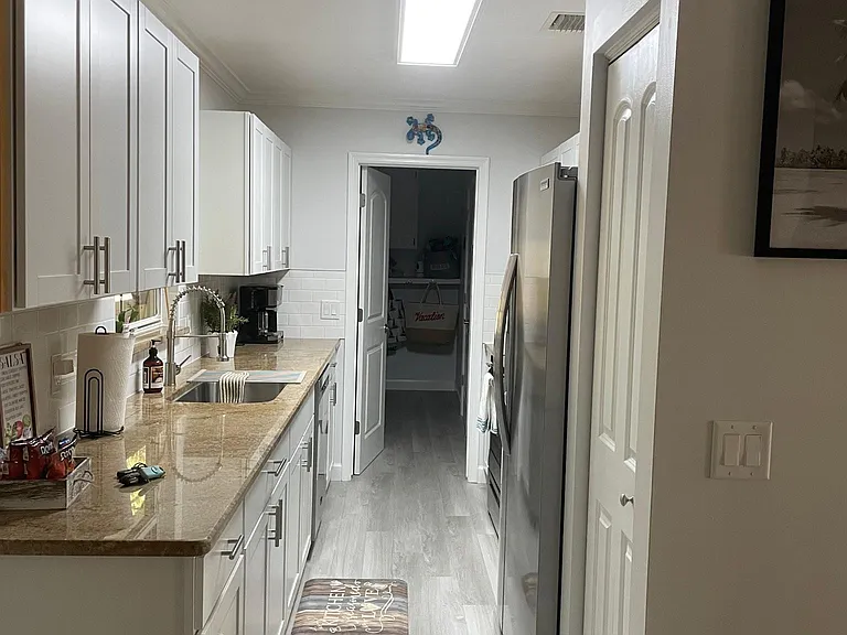1133 35th Ave SW — Photo 3