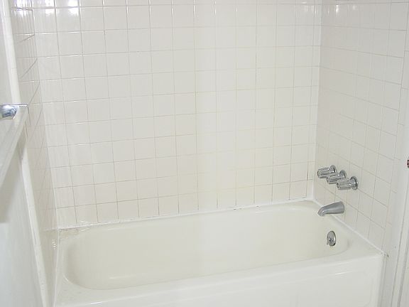 3rd image of 819 E University Ave APT 4