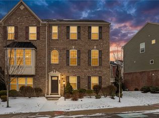 236 Thornapple Ln, Cranberry Township, PA 16066