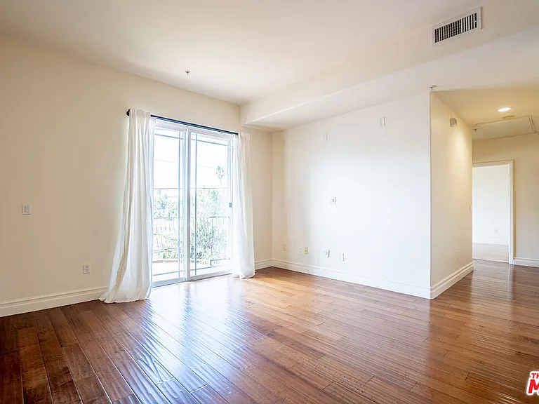 917 S New Hampshire Ave #307 — Photo 5