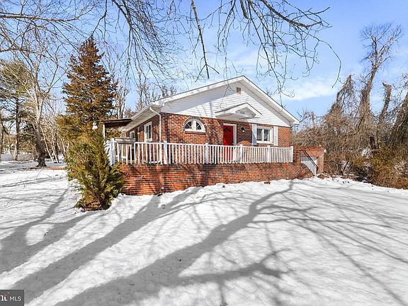 2nd image of 1241 Clayton Rd