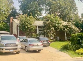 6 Sunnyside Ct, Gaithersburg, MD 20877