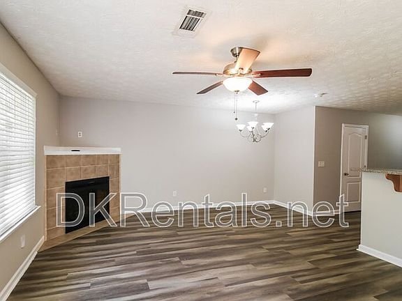4th image of 945 Magnolia Gardens Walk