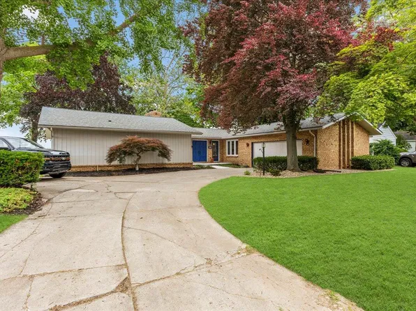 303 E Huron River Dr, Van Buren Twp, MI 48111