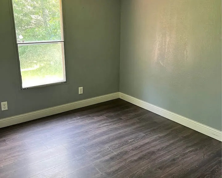 104 Adams Ln — Photo 13