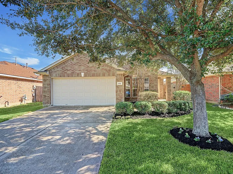 4762 Wind Trace Dr — Photo 1