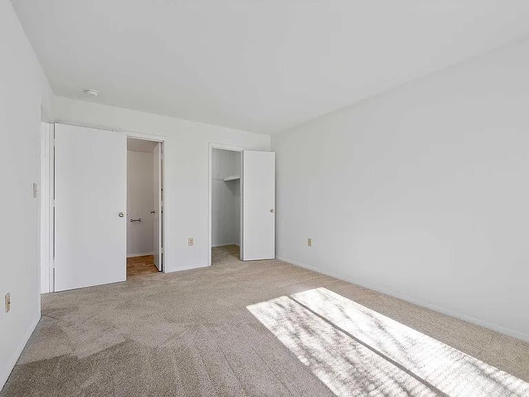 Foxridge Apartment Homes — Photo 226