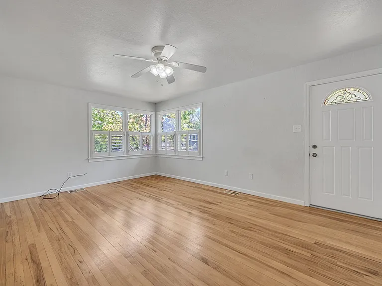 612 Orange Grove Way — Photo 2