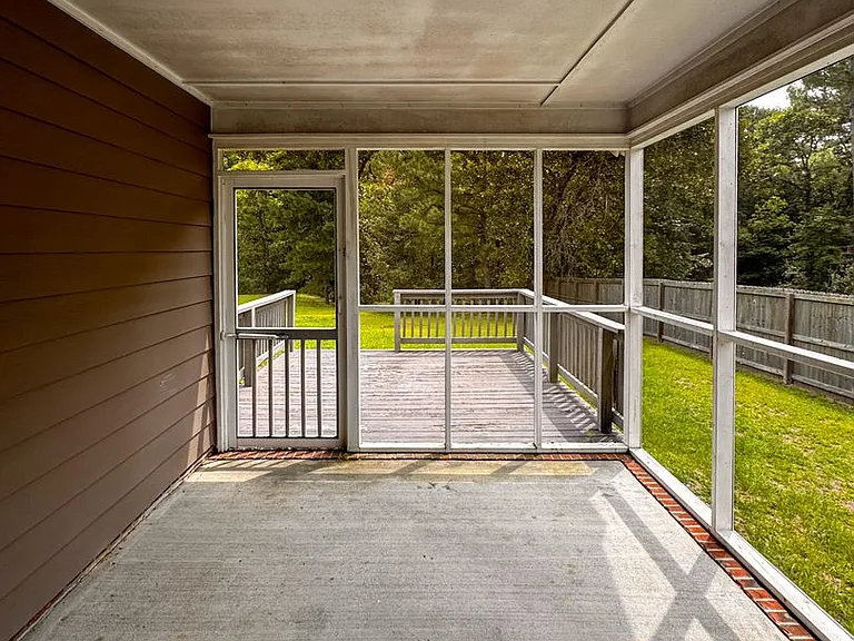 214 Somerset Dr — Photo 25