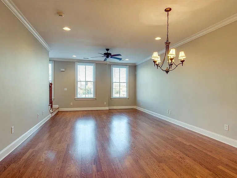 2114 Acklen Ave #305 — Photo 2
