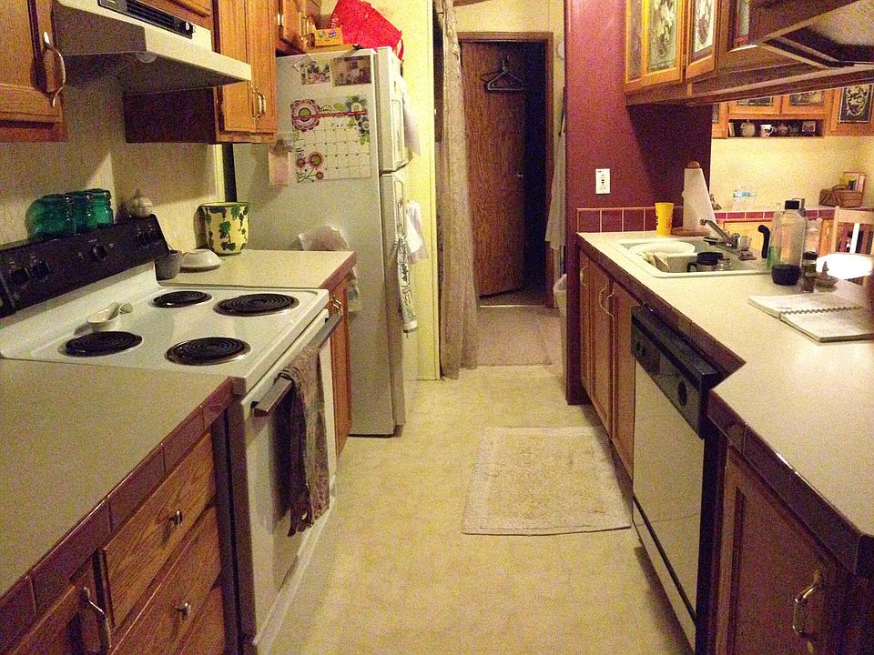 1st image of 100 S Oak St