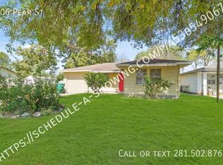 306 Pear St, La Marque, TX 77568