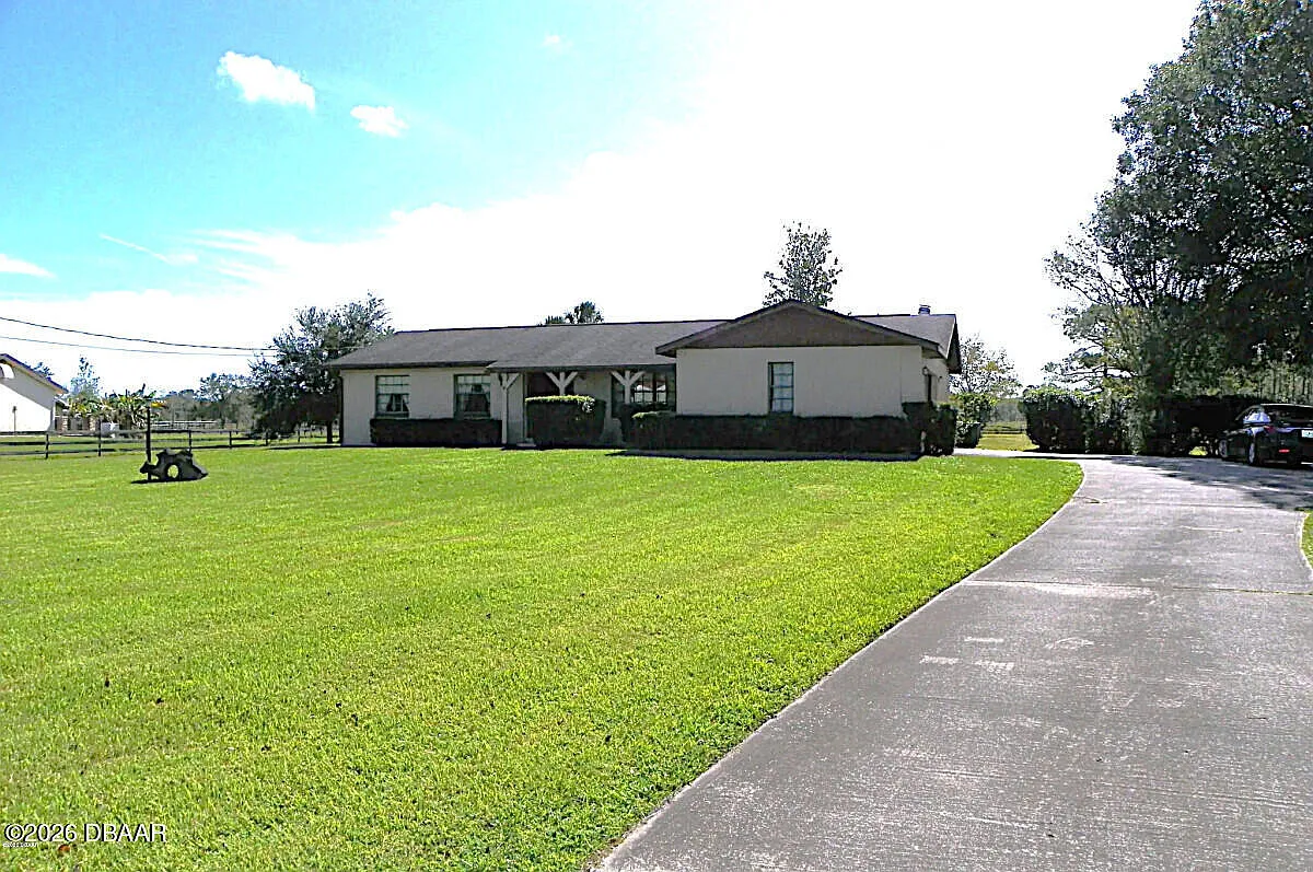 3 bed, 2.0 bath, 1661 sqft, $2,450 — Photo 1