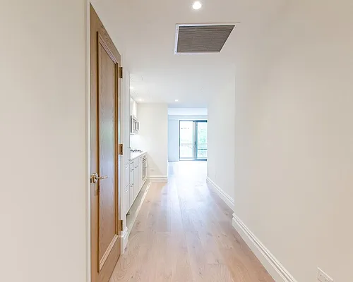 Rented by Keller Williams NYC | media 25