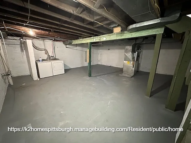 1130 Irwin St — Photo 3