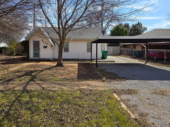 226 E Iowa St, Walters, OK 73572