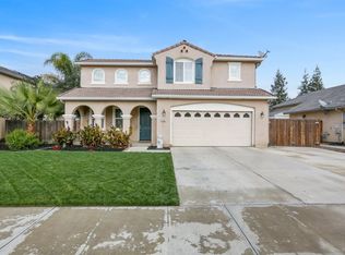 2902 W Newton Ct, Visalia, CA 93291