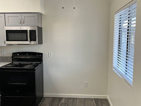 4th image of 3700 N Fairview Ave APT 203