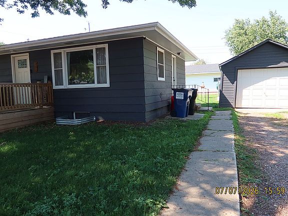 3rd image of 200 E 6th Ave