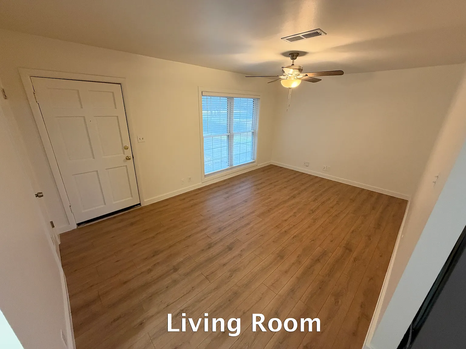 3 bed, 1160 sqft, $1,695 — Photo 2