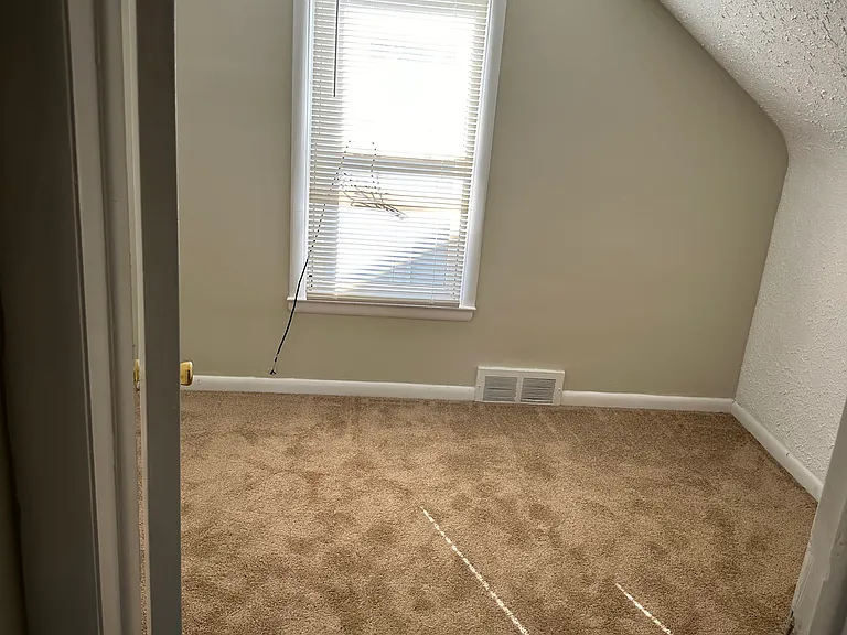 22468 Cushing Ave — Photo 10