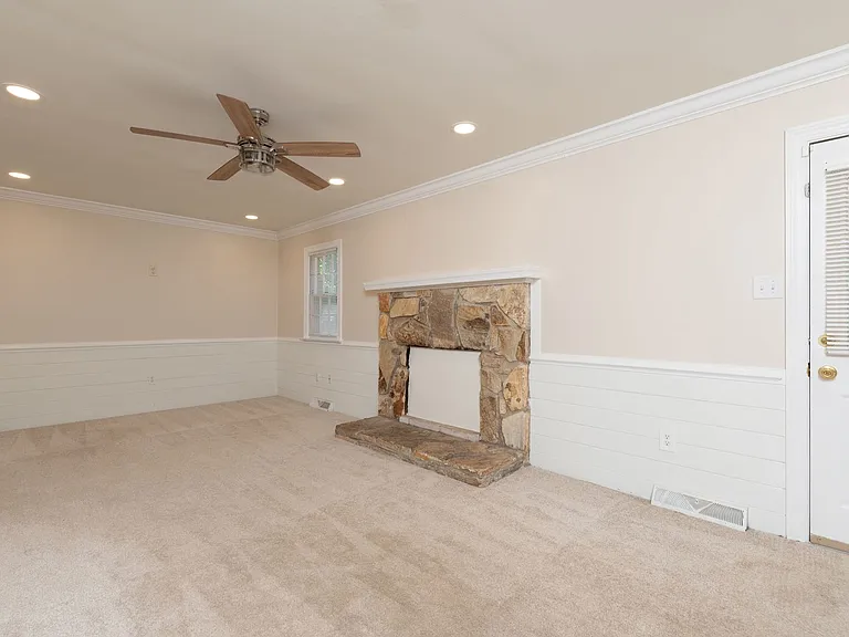 4329 Deertrail Dr N — Photo 15