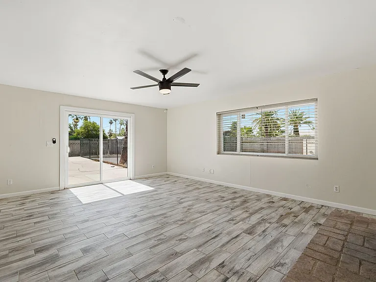 209 E McMurray Blvd — Photo 17