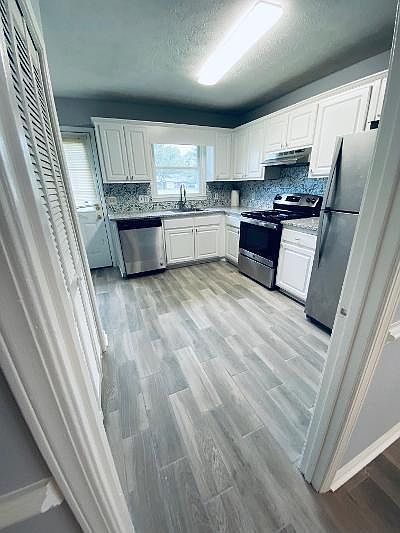 1st image of 3253 Inez Dr