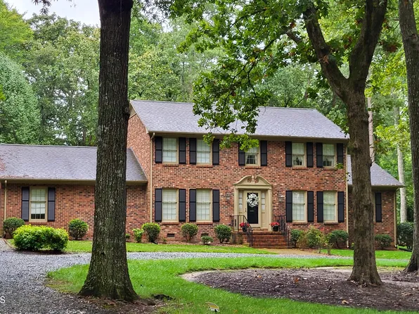 2509 Pineway Dr, Burlington, NC 27215