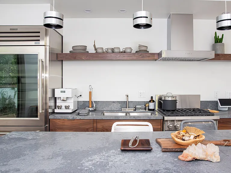 261 S Hudson Ave #1/2 — Photo 5