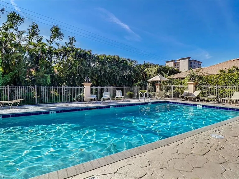 14817 Laguna Dr #203 — Photo 31
