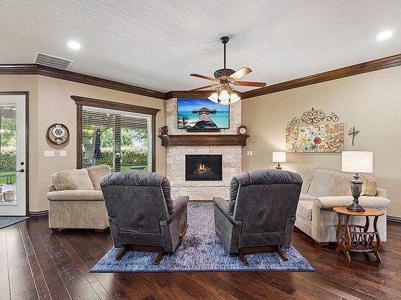 4th image of 5707 Medinah Dr