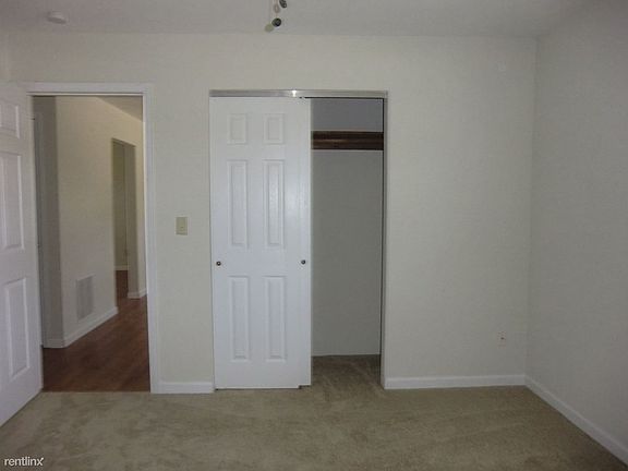 402 B Redbud master Bedroom (2)