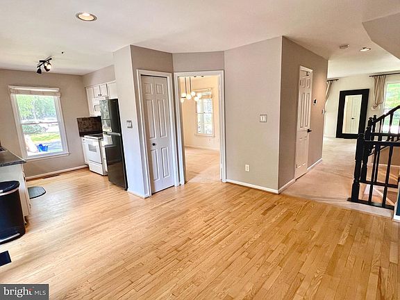 4th image of 8527 Fountain Valley Dr