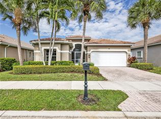 92 Glen Eagle Cir, Naples, FL 34104