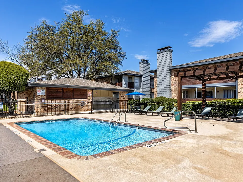 Spring Creek Apartments