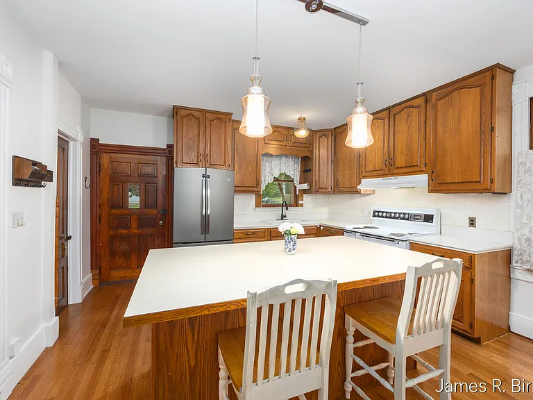529 Avery St — Photo 10