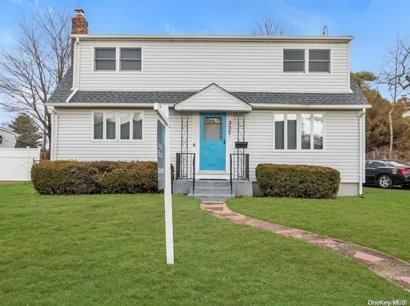 337 Knollwood Lane, Seaford, NY 11783