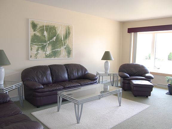 3rd image of 9896 Eden Dr