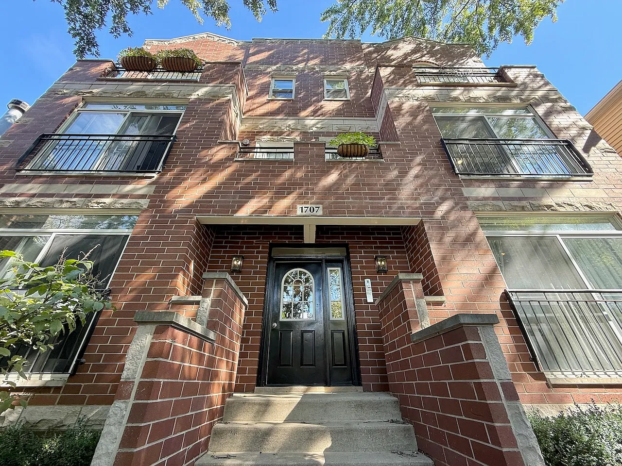 2 bed, $4,000 — Photo 2