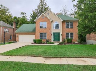 11 Lakefield Dr, Milford, OH 45150