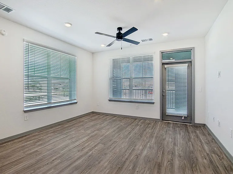 The Maddox Luxury Apartments — Photo 85