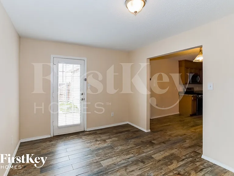 4368 Onyx Dr — Photo 4